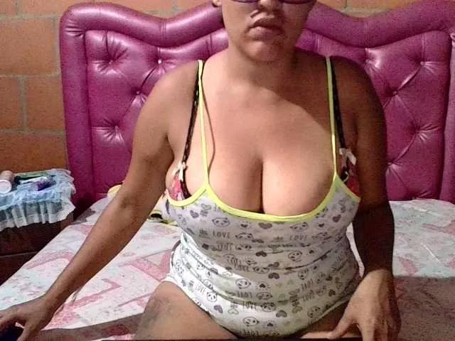 Freechat aisha5 on BongaCams