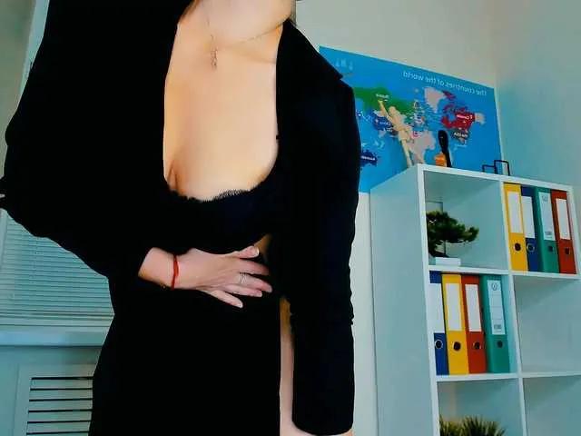 AnaMills on BongaCams