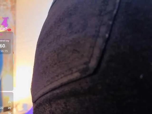 angel-red on BongaCams