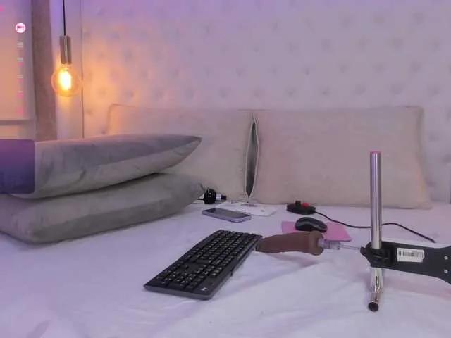 Freechat annie-clarkson on BongaCams