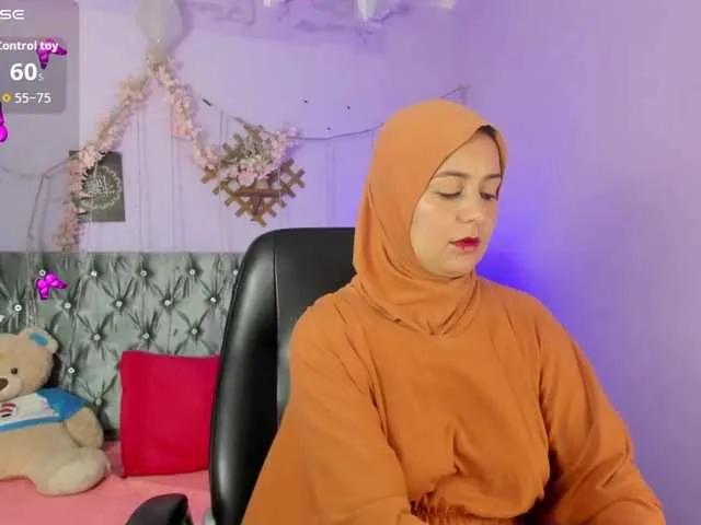 BadraSaadi — I love being dominated, I love being submissive and having my pussy vibrate, that's delicious