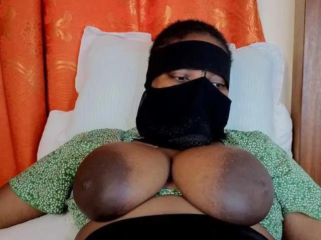 bigzonroe24 on BongaCams