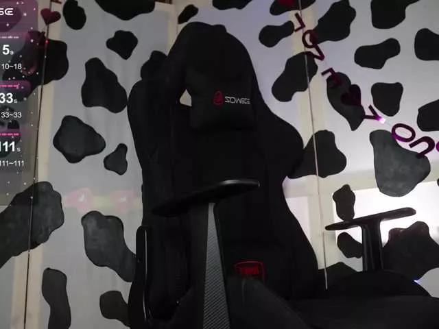 BlueCherry on BongaCams