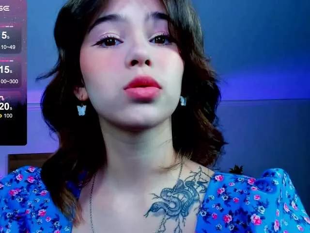 CoralineJones on BongaCams