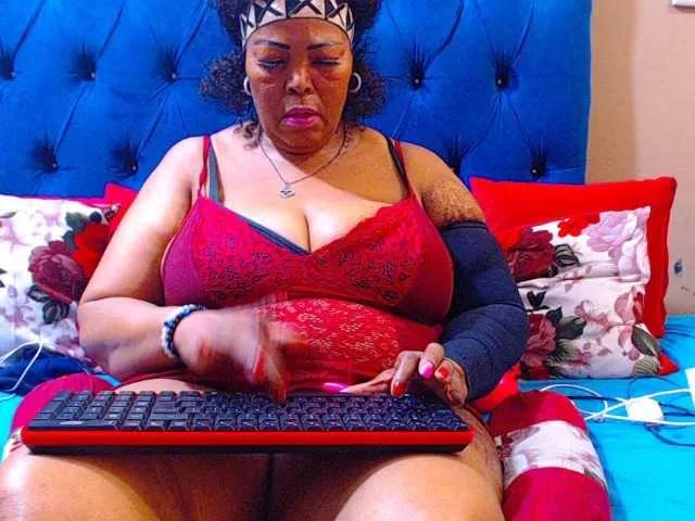 Ebonycandy10 on BongaCams