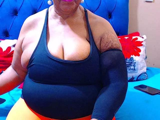 Ebonycandy10 on BongaCams