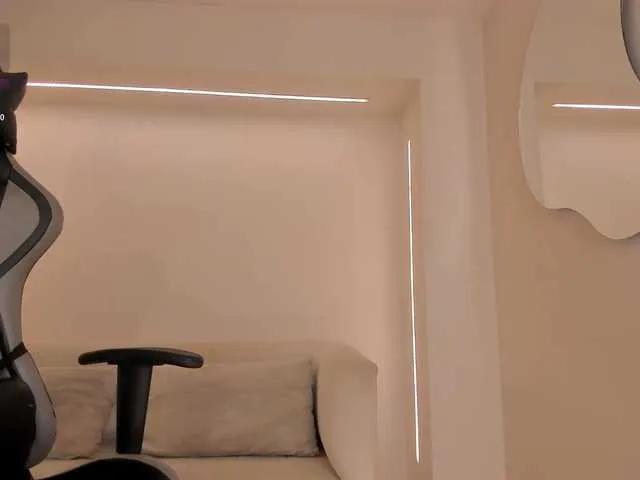 Freechat EllaClark on BongaCams