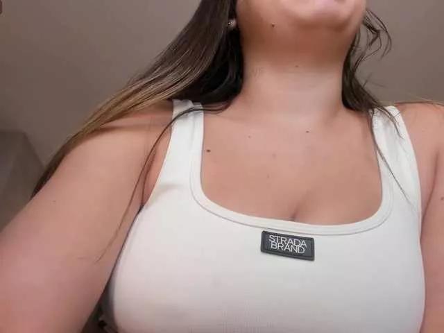 Freechat EllaClark on BongaCams