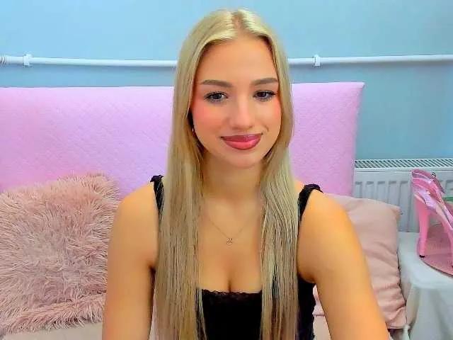 EvetteBody on BongaCams