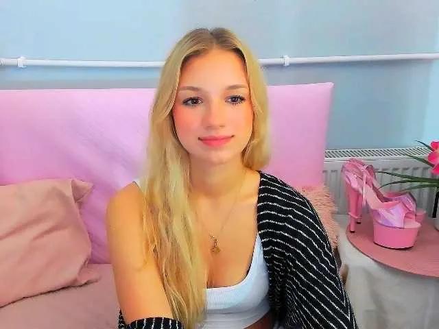 EvetteBody on BongaCams