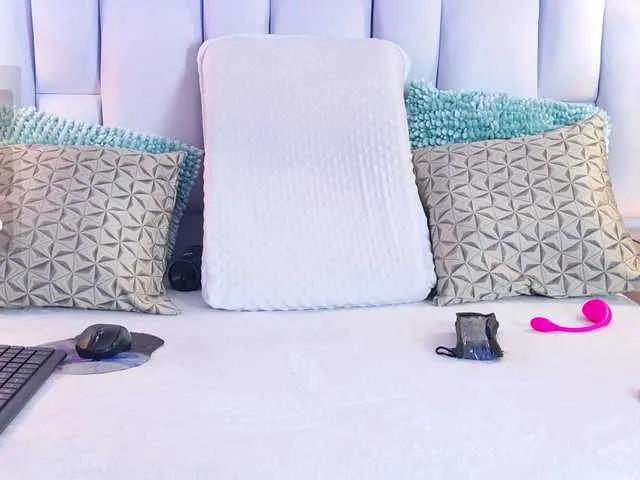 IrisRoss on BongaCams