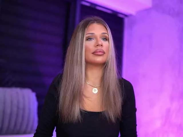 IvyRowa on BongaCams