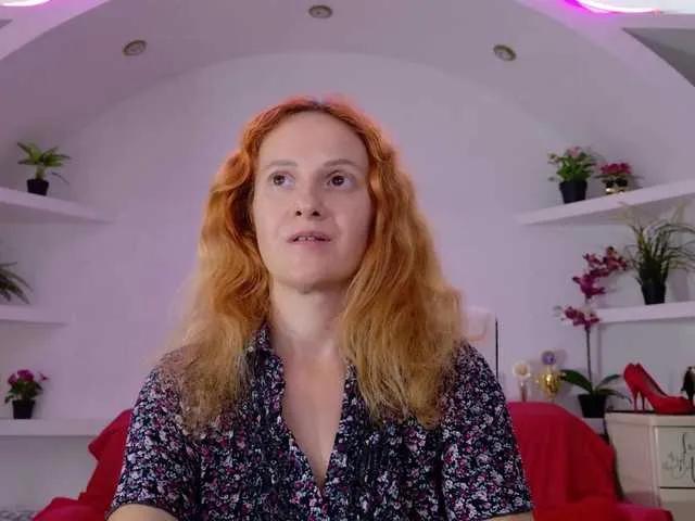 ladybigsmile on BongaCams