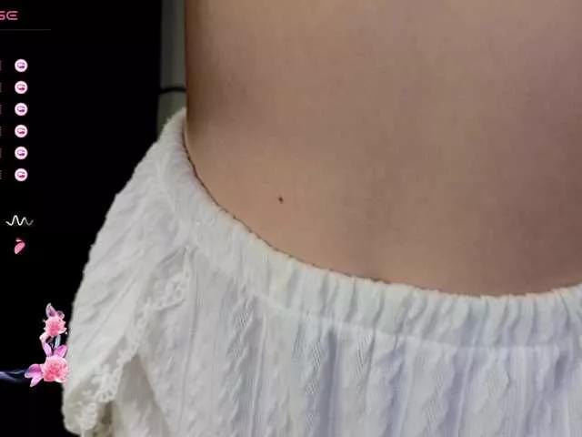 lili-roze on BongaCams
