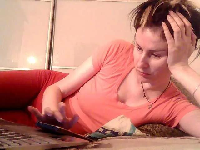 lily133 on BongaCams