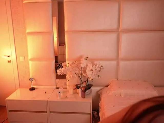 Freechat LilyColins on BongaCams