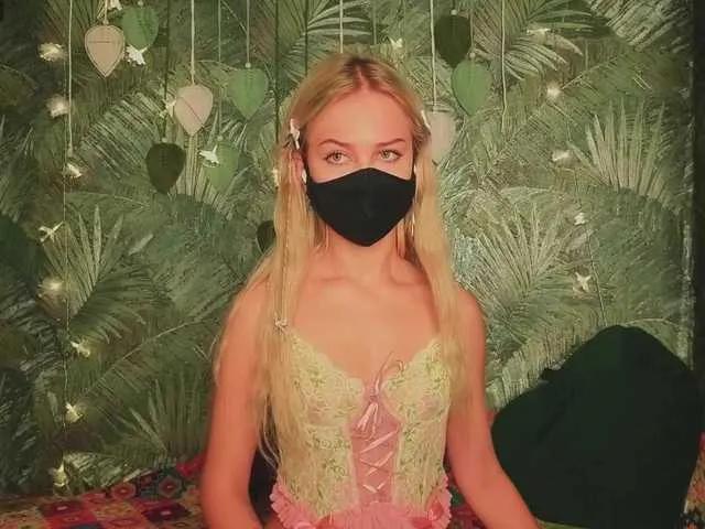 Meeeeow on BongaCams