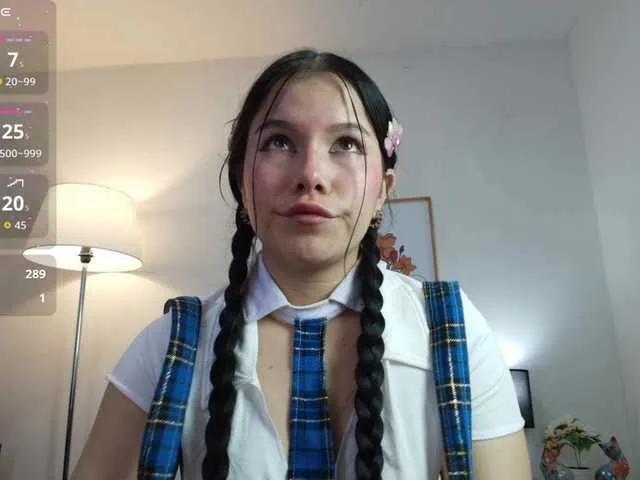 MIA-MORALEZ on BongaCams