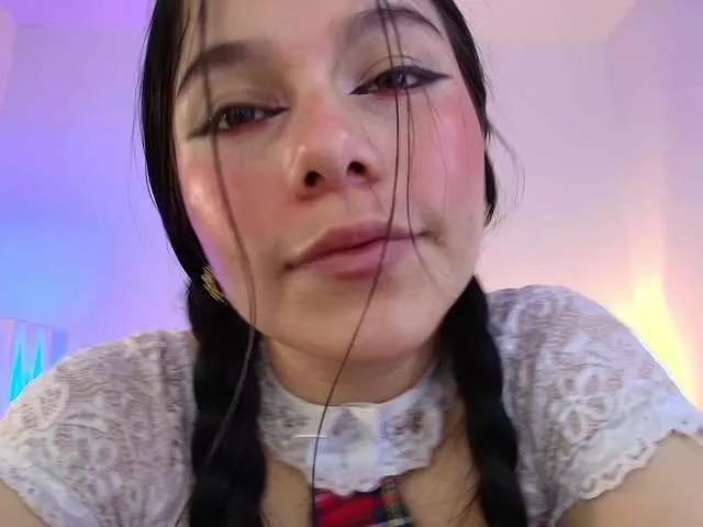 MIA-MORALEZ on BongaCams