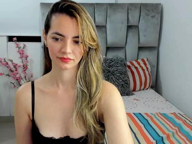 miah-baby on BongaCams