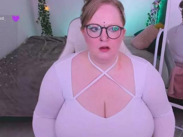 MilanaSkyingg on BongaCams