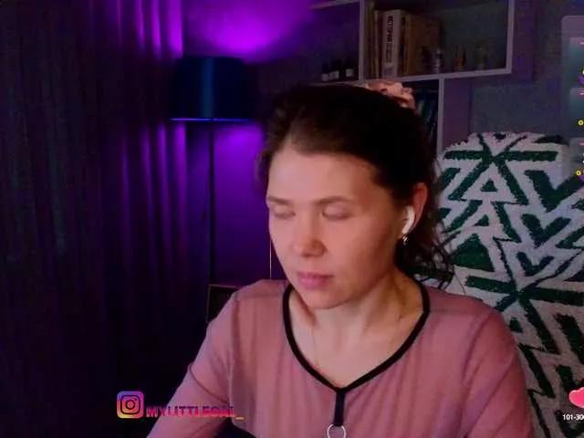 MyLittlegi on BongaCams