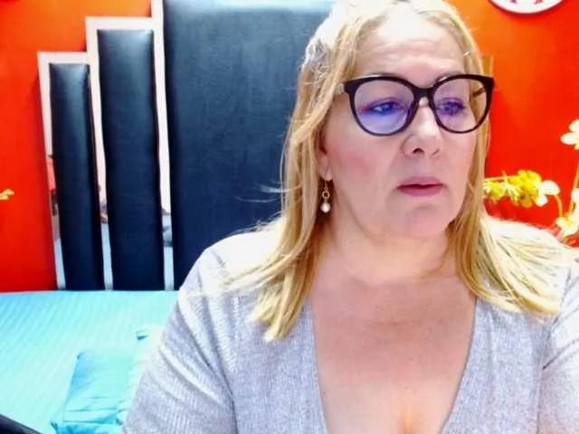 Nayla-Garner on BongaCams