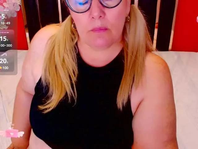 Nayla-Garner on BongaCams