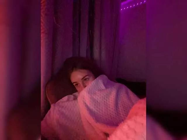 Nestyzz on BongaCams