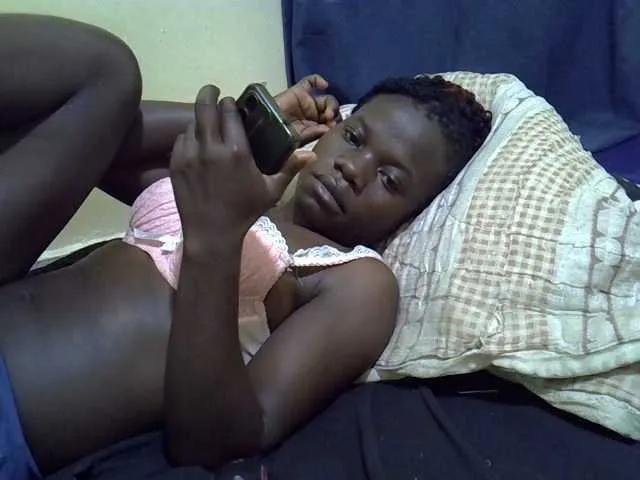 Pretty-doll on BongaCams