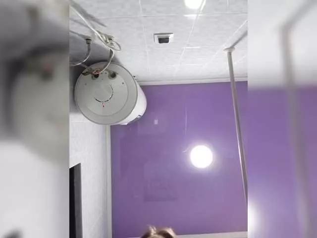 Qweentis on BongaCams