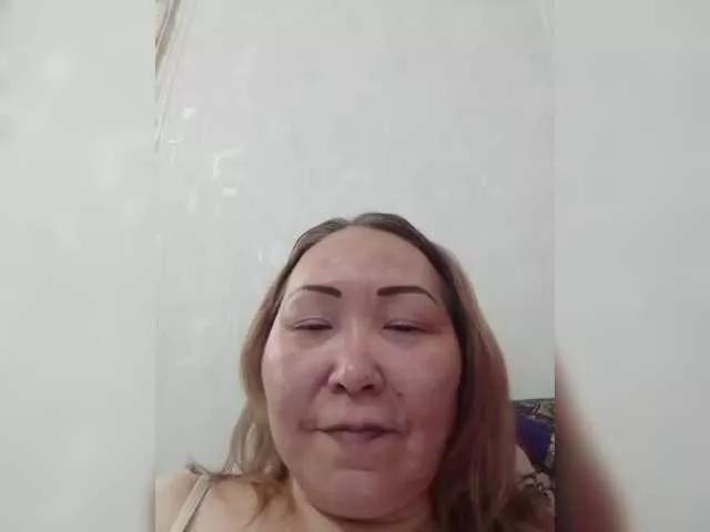Qweentis on BongaCams