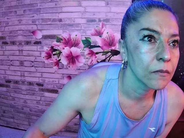 SCARLETT-HOT on BongaCams