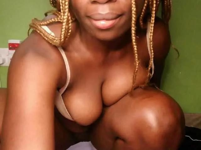 Sexy-divah on BongaCams