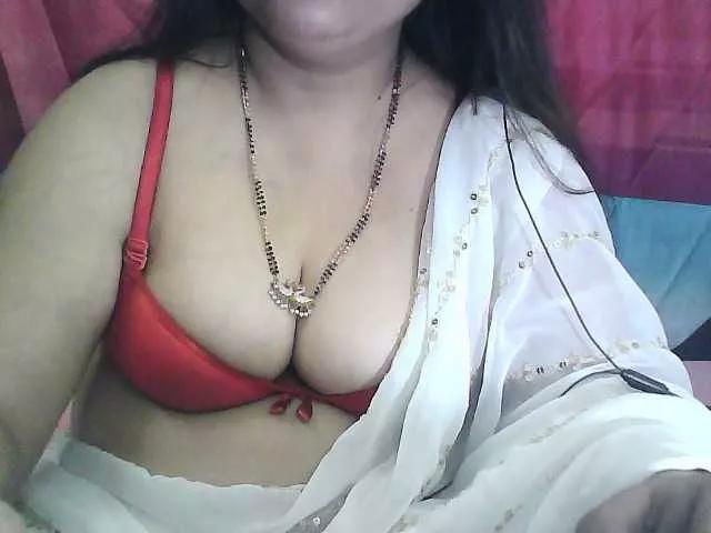 Freechat sexycharu on BongaCams