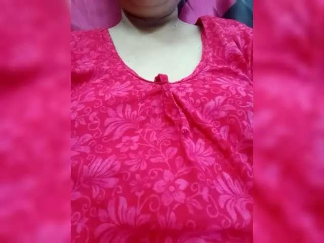 Freechat sexycharu on BongaCams