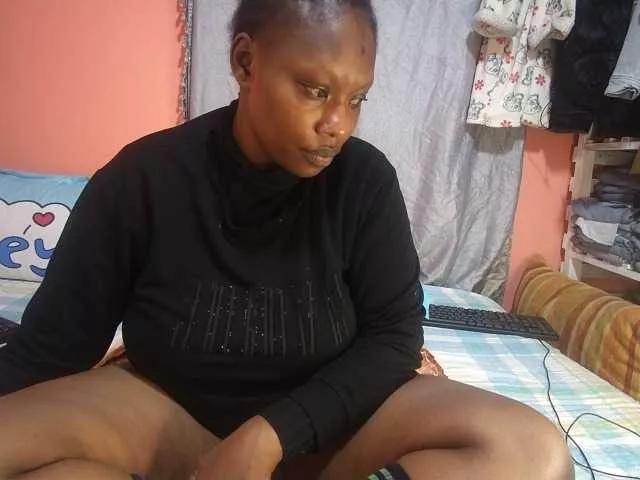 Thicksoraya on BongaCams