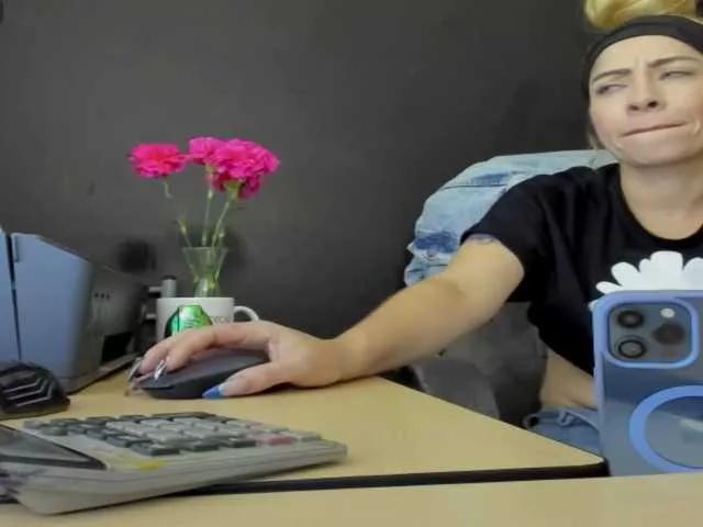 viktoria-davis on BongaCams