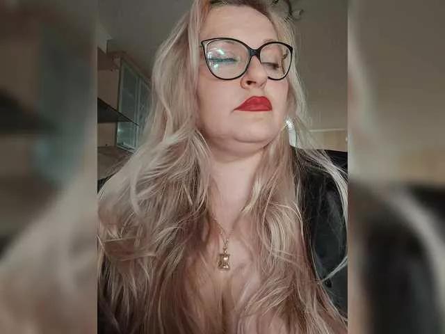 WifeyNusha on BongaCams