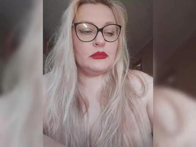 WifeyNusha on BongaCams