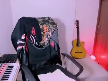 adam_rocket on Chaturbate