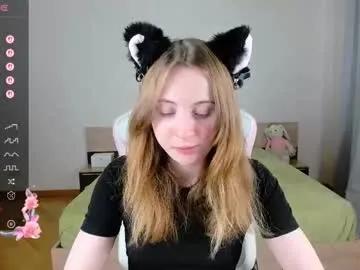 adelina_cowell on Chaturbate