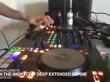 alien8720 on Chaturbate