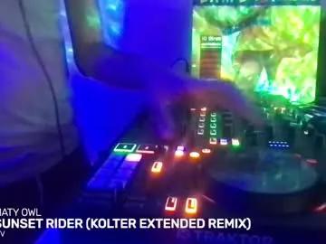 alien8720 on Chaturbate