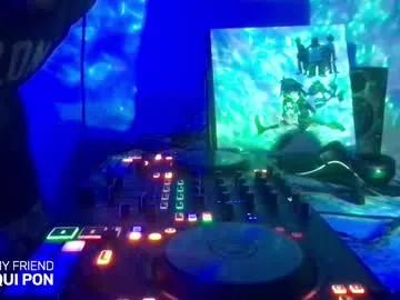 alien8720 on Chaturbate