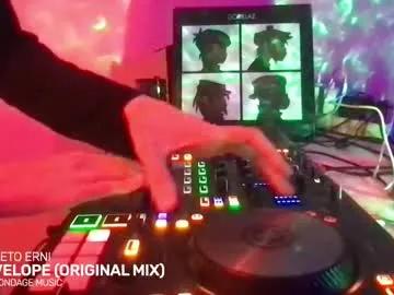 alien8720 on Chaturbate