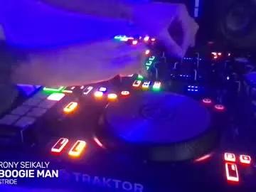 alien8720 on Chaturbate