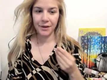 artsyandcraftsy_ on Chaturbate