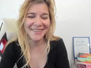 artsyandcraftsy_ on Chaturbate