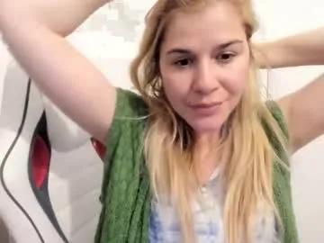 artsyandcraftsy_ on Chaturbate